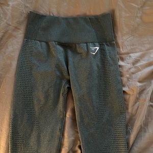 Gymshark Forest Green Leggings - Perfect for Fall!